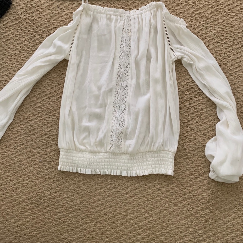 white long sleeve blouse